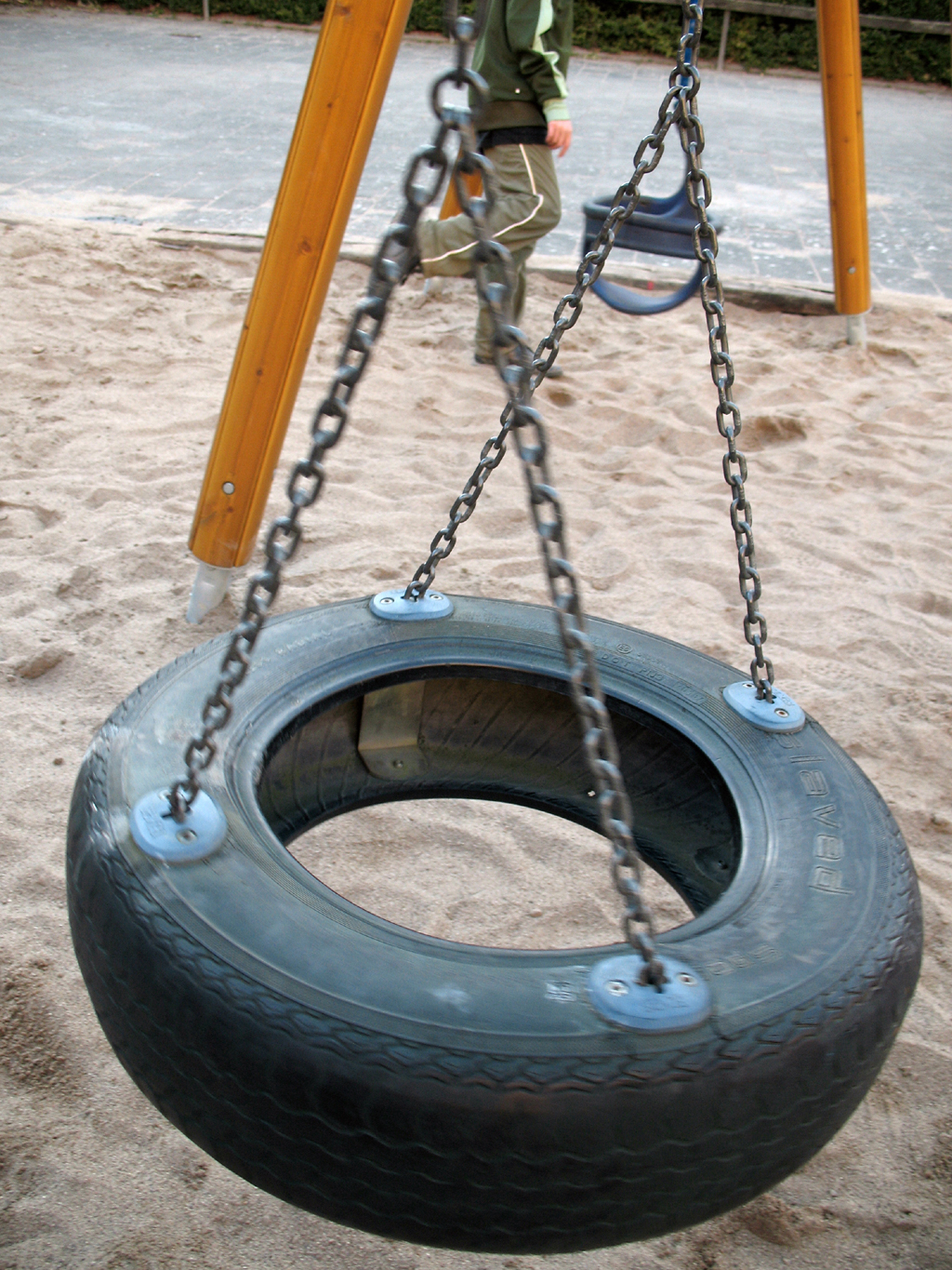 Pressebild: Beschaedigter Spielplatz Eichwald